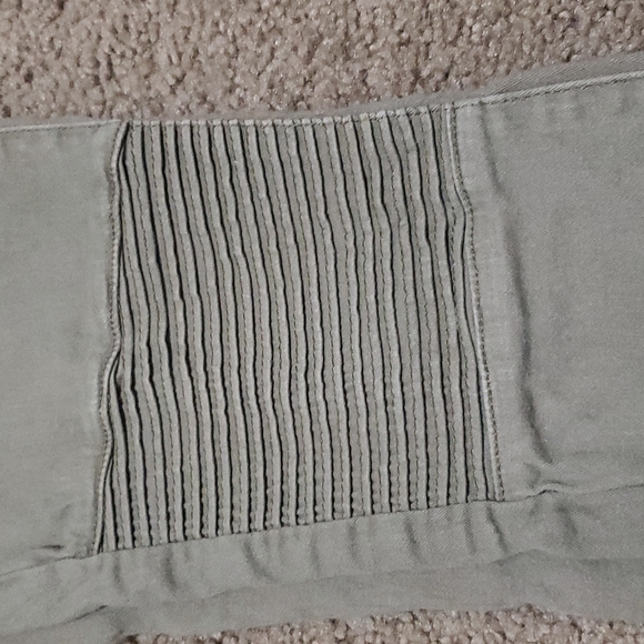 High Rise Skinny Ankle - Picture 4 of 4